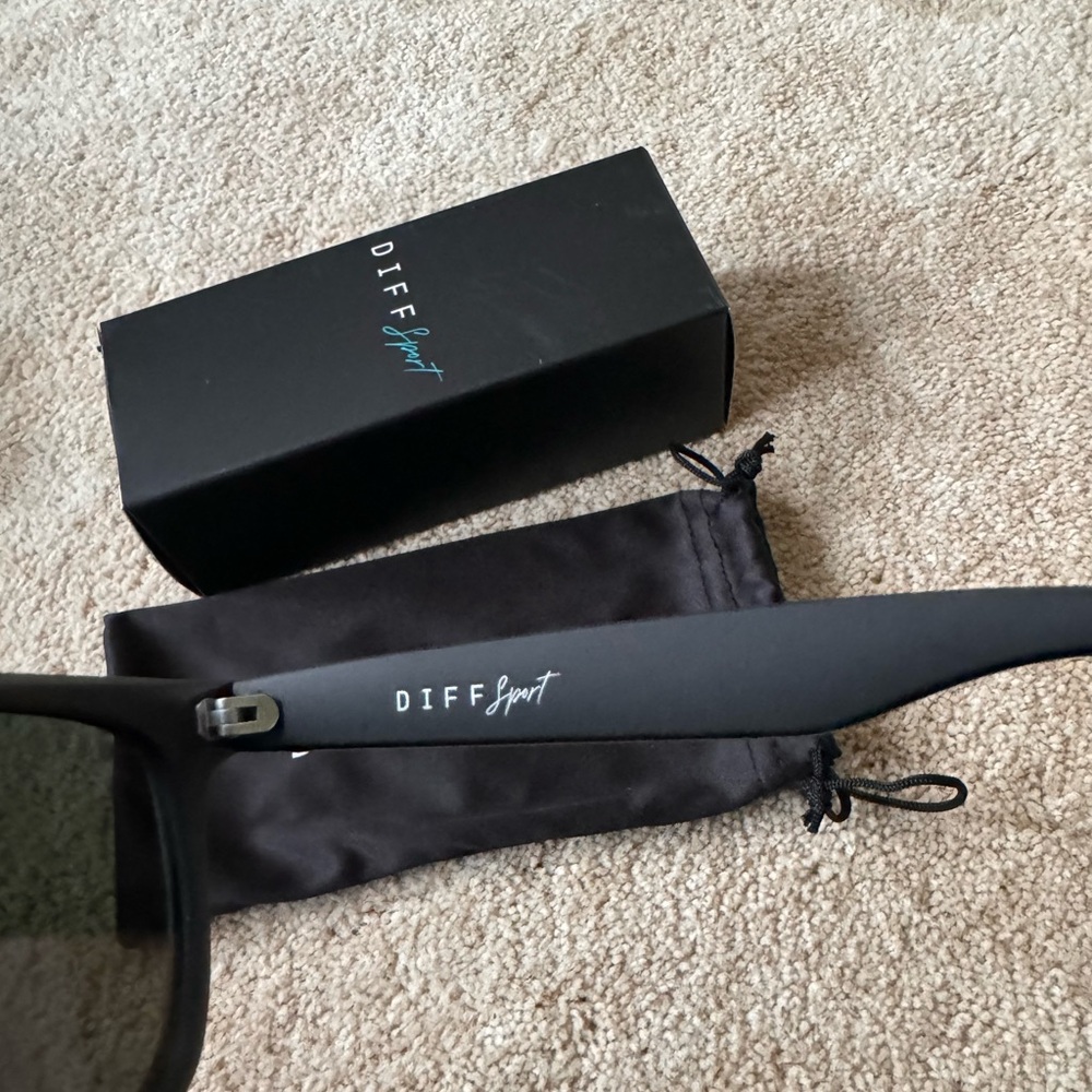 Diff Sunglasses - image 5